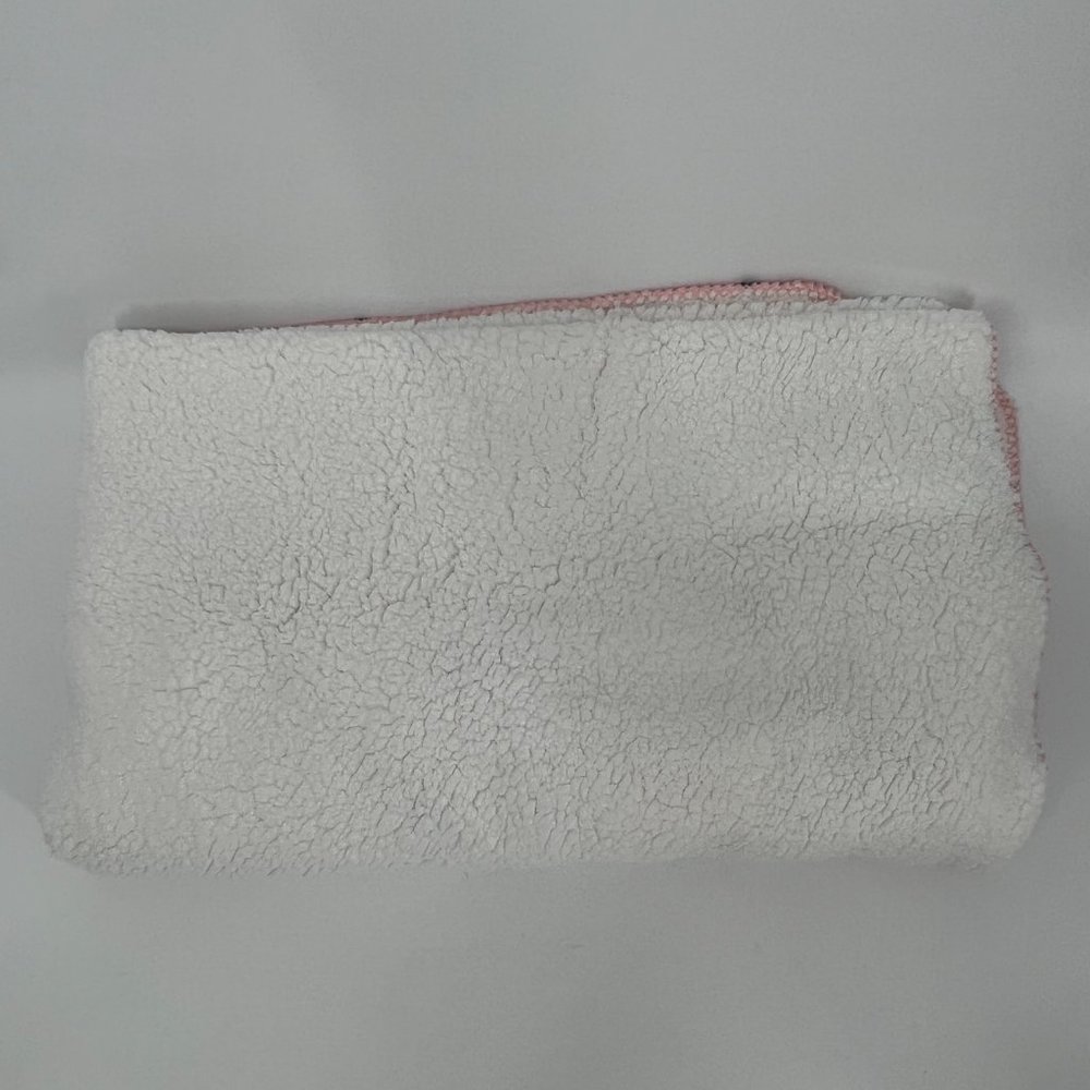 Victoria's Secret PINK Cozy Plush Blanket Pink White Linear Script 50x60 in NWOT - Picture 6 of 9